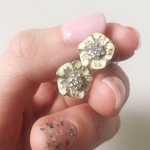 Pretty vanilla floral earrings